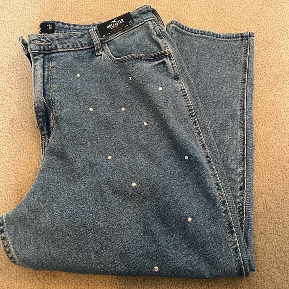 NEW Hollister Ultra High-Rise Mom Jeans with Crystals 34w - Picture 1 of 3